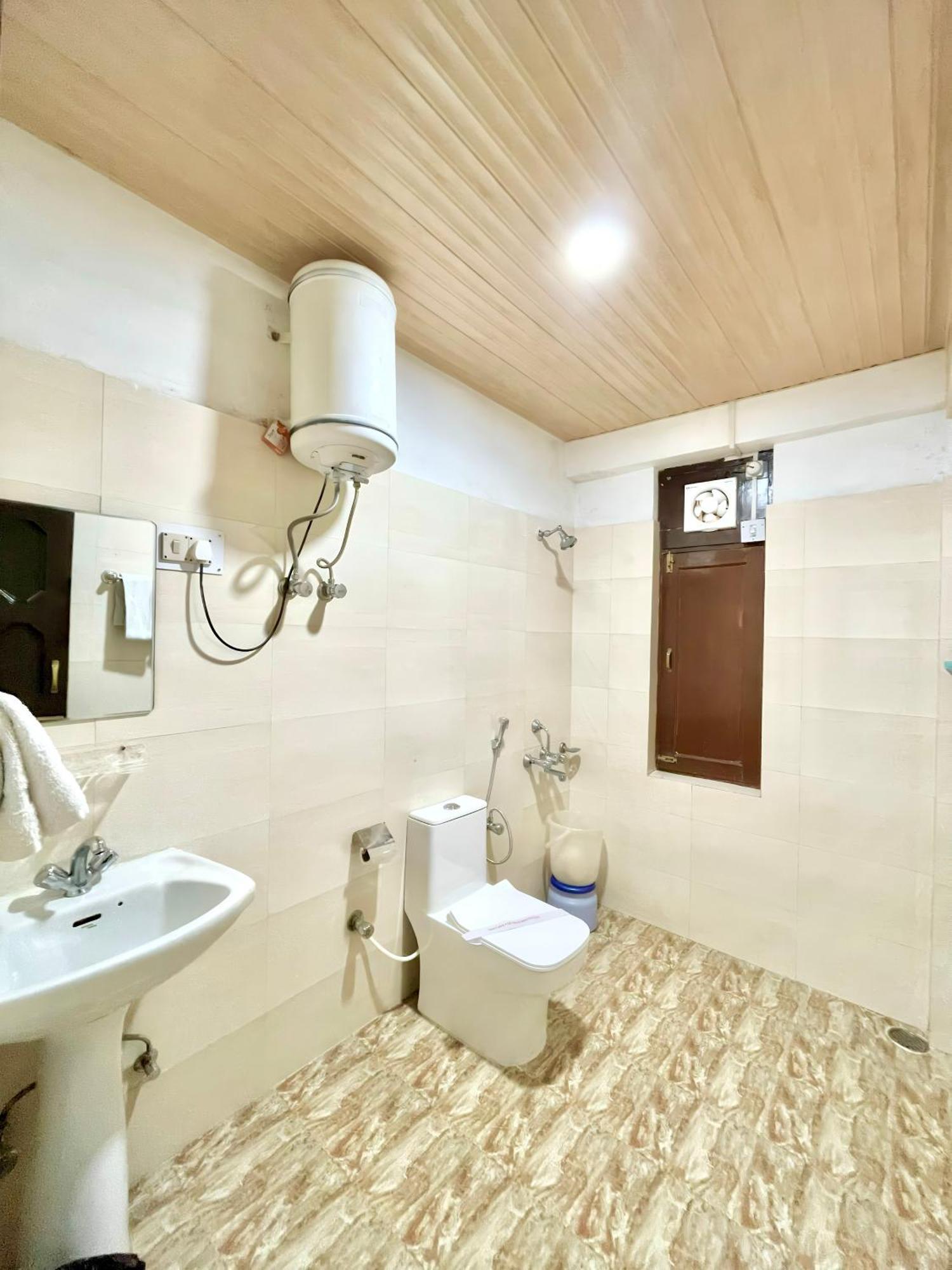 Hotel Rollingrang Кальпа Экстерьер фото